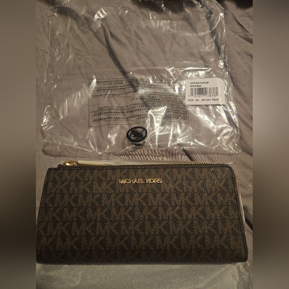 MICHAEL KORS JET SET WALLET: BROWN: NEW IN PACKAGE